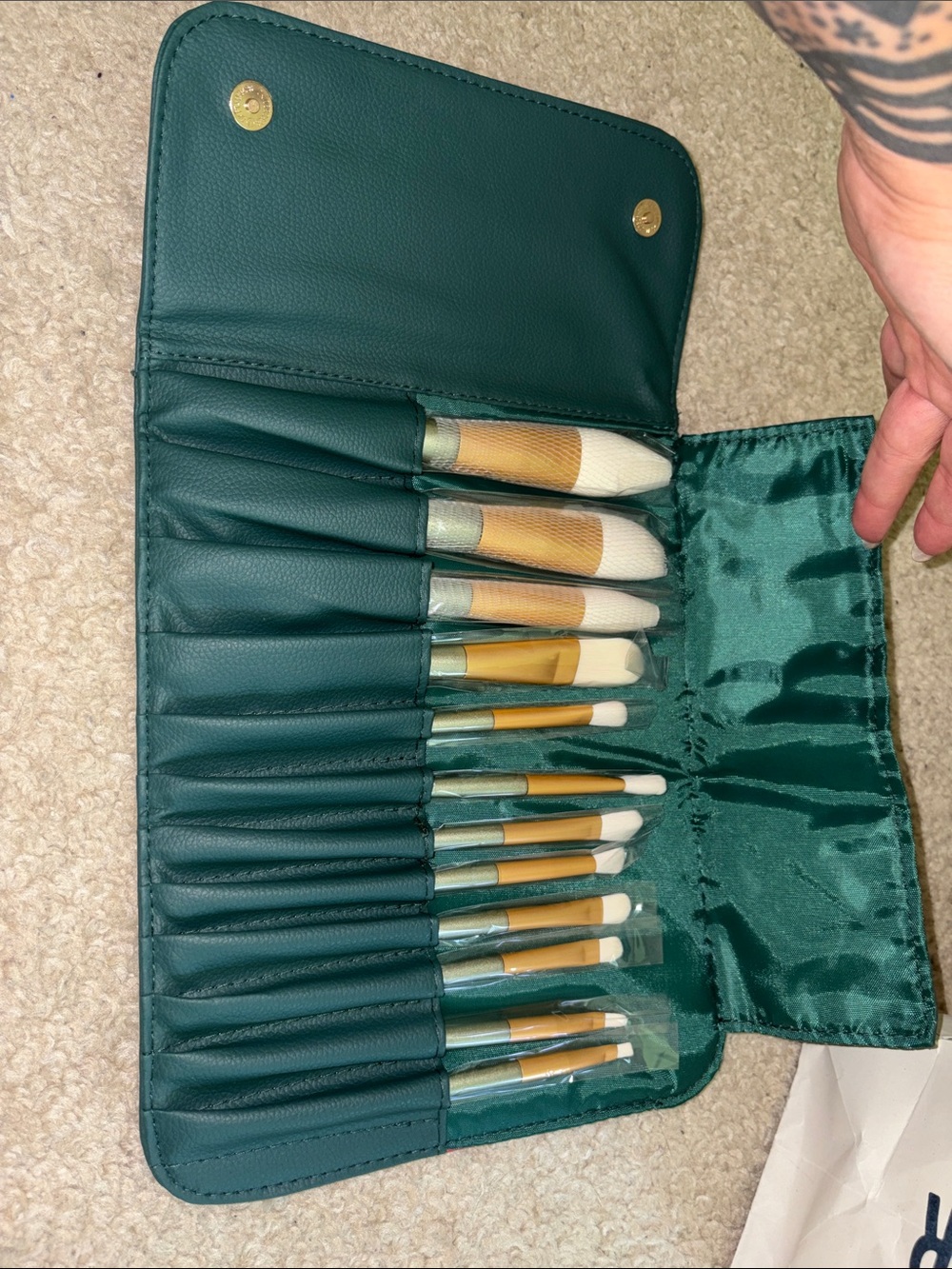 12-Piece Green Makeup Brush Set with Matching Roll Case